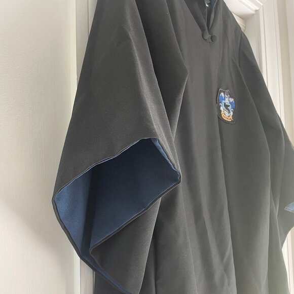 Universal Studios Harry Potter Raveclaw Robe - Picture 5 of 8